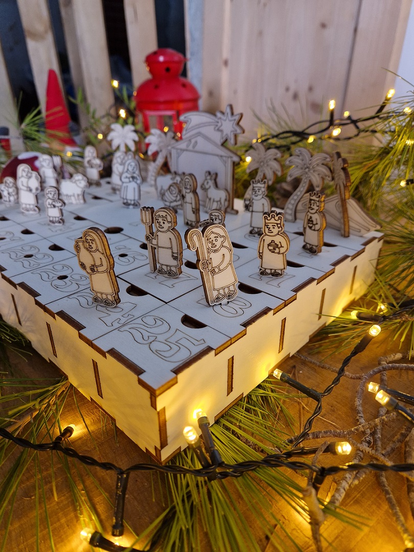 Calendario dell'Avvento in legno - Ver. con Presepe