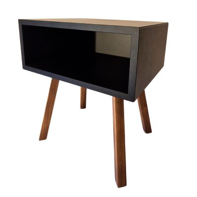 Comodino NERO – gambe in Noce Canaletto – senza cassetto